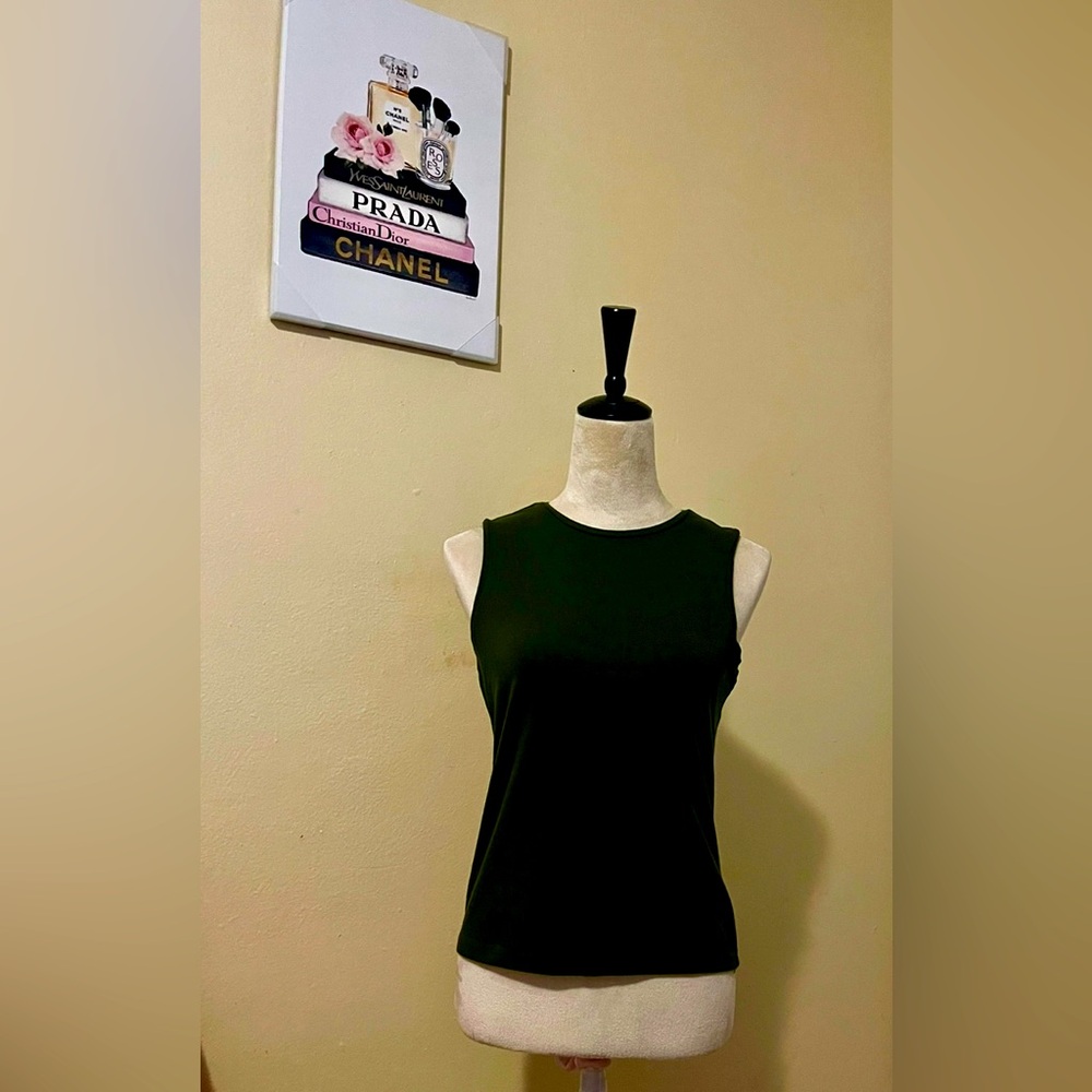 Gap stretch tank top used / green color we’ll take care off size M
